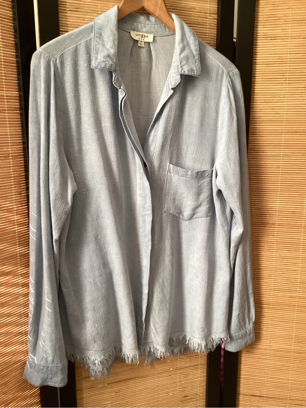 Umgee Linen Blend Light Blue Shirt Sz S frayed hem button down EUC - Picture 10 of 12